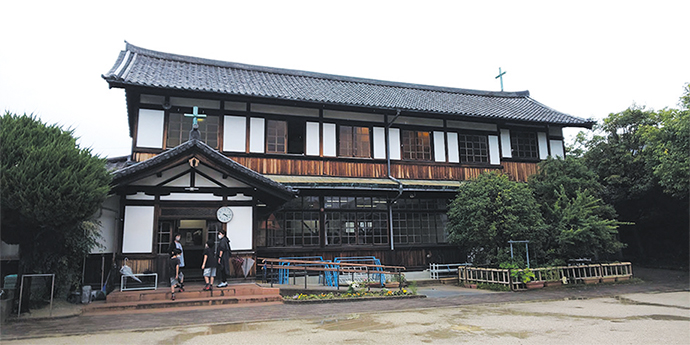 日本聖公会桃山基督教会礼拝堂の屋根・外壁修理1