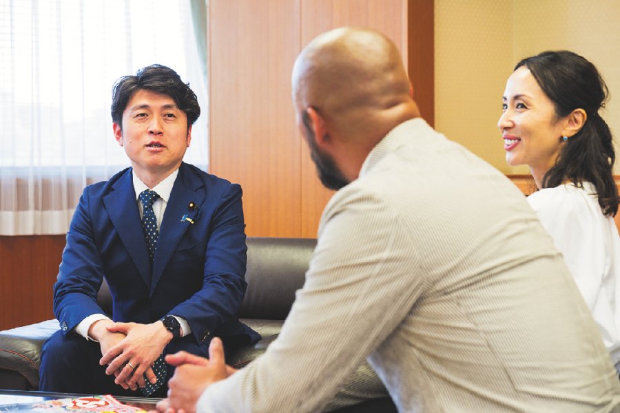 国土交通大臣の中野洋昌氏へのインタビューも収録