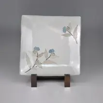 和紙染草花文四角皿 【日の隈窯 和紙染 神埼市 和紙 佐賀 陶器 粉引き 鉄絵 草花 窯元 陶芸作家】(H025108)