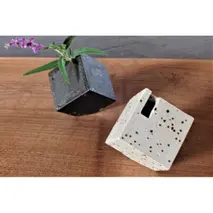 花器 キューブ(小) 白・黒セット 【一輪挿し 手作り 陶器 オブジェ インテリア 癒し 贈り物】(H038112)