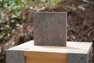 《成瀬石材店》日向石オーダー表札 10cm角 [0430]