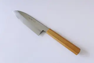 三徳包丁１８０ミリ銀３鋼　三徳 包丁 日本製 ステンレス 刃渡り18cm 