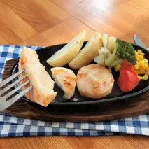 13-363 紋別産ほたて貝柱ステーキ（成形品）(4枚入・3袋)