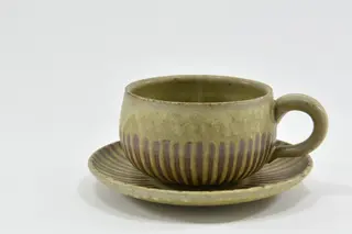 京焼「新羅釉木賊紋コーヒー碗・皿」(ピスタチオグリーン)1セット〈コーヒーカップ ティーカップ 京焼 手作り カップ お皿 セット 食器 陶器 工芸品 新羅釉 木賊紋〉 茶碗 