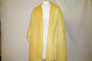 （B）草木染のストール（マリーゴールド・麻・レーヨン）