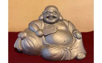 瓦細工師手作り　【座り布袋置物】 置き物 迫力 インテリア 僧侶 七福神 布袋さま 円満 神様 富貴繁栄 焼き物 縁起物 いぶし粘土瓦 