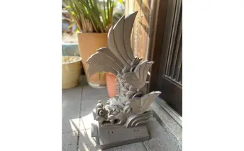 瓦細工師手作り　【鯱】 置き物 迫力 インテリア 瓦屋根大棟 両端 建物 守り神 いぶし粘土瓦 