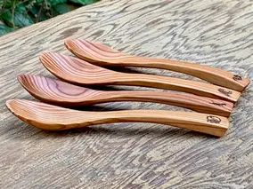 吉野杉のレンゲ ４本セット／津田瑞苑 お洒落なレンゲ 四神レンゲ 木製レンゲ れんげ レンゲ 蓮華 スプーン 木 食器 カトラリー 奈良県 宇陀市 ダイニング ナチュラル シンプル おしゃれ スープ 木製 和食器