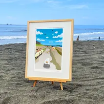 湘南・茅ヶ崎で描く、海を感じるイラストアート 『 湘南ランドスケープ12：茅ヶ崎から江ノ島へ、湘南サイクリングロード 』 ジークレーアートフレーム （大/木地仕上げ） /絵画 風景 版画 